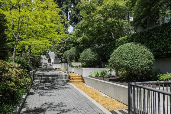 Vista 29 - 188 W 29th St | Condos For Sale + New Listing Alerts  