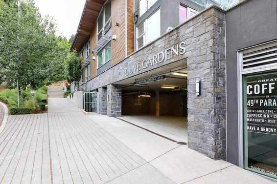 Cove Gardens - 2200 Caledonia | Townhomes For Sale + Listing Alerts
