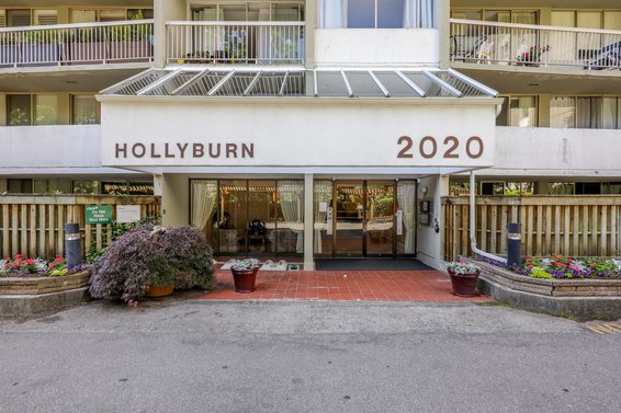 Hollyburn Building at Woodcroft Estates - 2020 Fullerton | Listings + Alerts