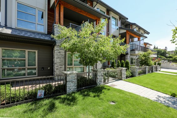 Kings Walk - 244 E 5th St | Townhomes For Sale + Listing Alerts