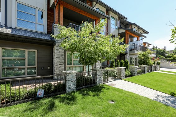 Kings Walk - 244 E 5th St | Townhomes For Sale + Listing Alerts