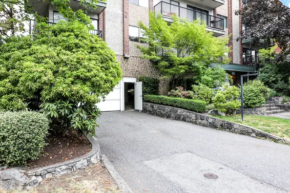 Chelsea Manor - 120 E 5th St | Condos For Sale + Listing Alerts  