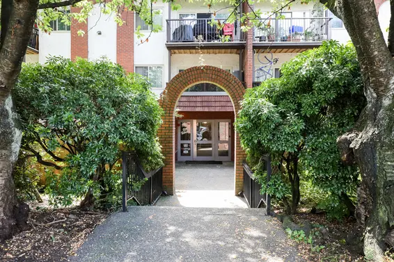 Villa Valencia - 225 W 3rd St | Condos For Sale + Listing Alerts  