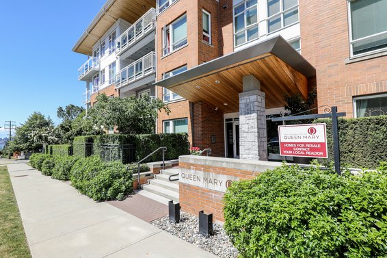 Queen Mary - 717 Chesterfield | Condos For Sale + New Listing Alerts