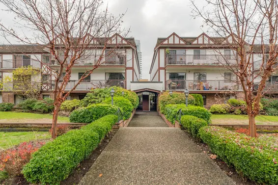 131 West 4th Street, North Vancouver For Sale - image 3