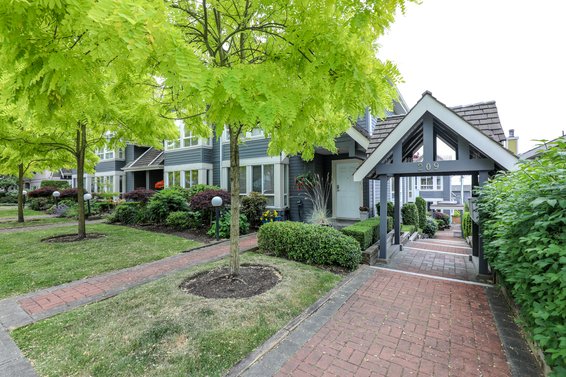 Rose Garden Court - 109 E 6th St | Townhomes For Sale + Listing Alerts
