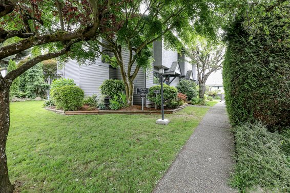 Carlton Court - 225 W 14th St | Townhomes For Sale + Alerts