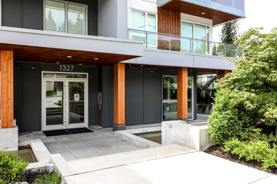Walter's Place, Lynn Valley - 1327 Draycott Road  