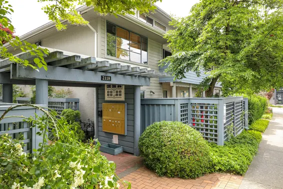 Bowling Green - 2118 Eastern | Townhomes For Sale + Alerts  