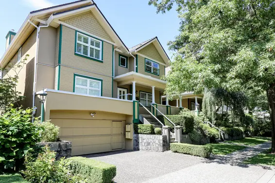 Carriage Hill - 235 E Keith Rd | Townhomes For Sale + Alerts  