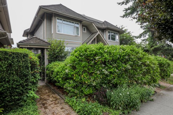 231 W 17th Street, North Vancouver