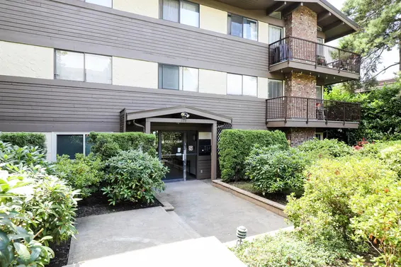 Harbourview - 325 W 3rd St | Condos For Sale + Listing Alerts  