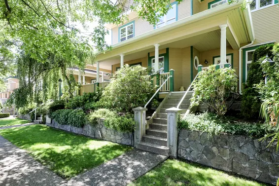Carriage Hill - 235 E Keith Rd | Townhomes For Sale + Alerts  