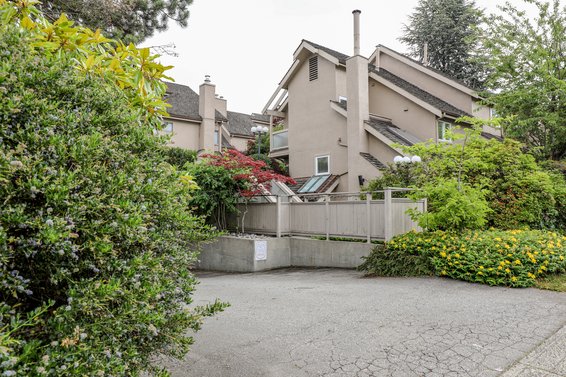 Lamplighter - 230 W 15th St | Townhomes For Sale + Listing Alerts