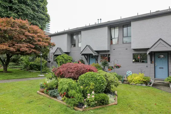 Carlton Court - 225 W 14th St | Townhomes For Sale + Alerts  