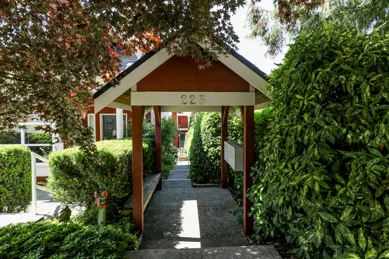 St James Place - 225 E 5th St | Townhomes For Sale + Listing Alerts  