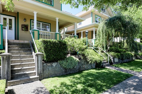 Carriage Hill - 235 E Keith Rd | Townhomes For Sale + Alerts