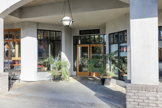 Highland House, 3088 Highland | Condos For Sale + New Listing Alerts