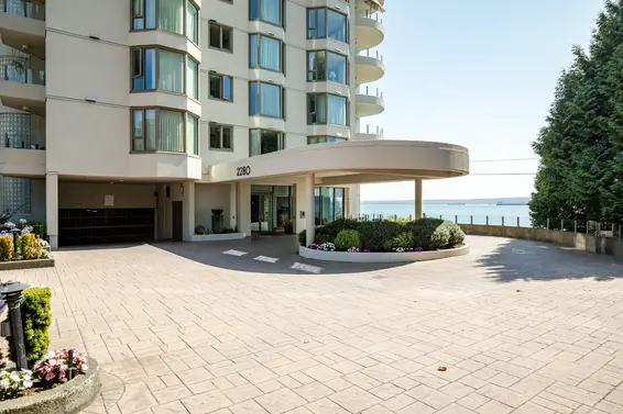 Regatta Pointe - 2280 Bellevue Ave | Condos For Sale + Listing Alerts  