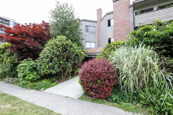 Lions Gate Manor - 206 E 15th St | Condos For Sale + Alerts  