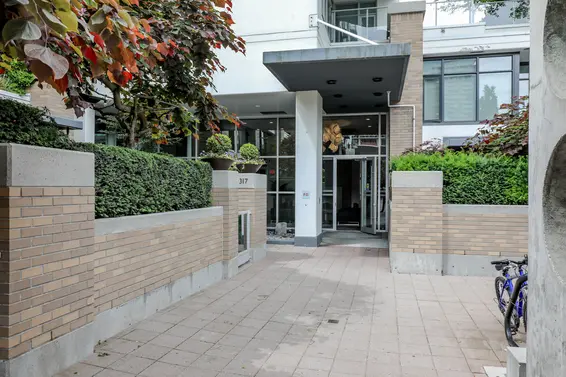 Vista Place - 1320 Chesterfield | Condos For Sale + Listing Alerts  