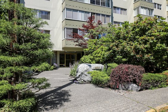 1425 Esquimalt Avenue, West Vancouver