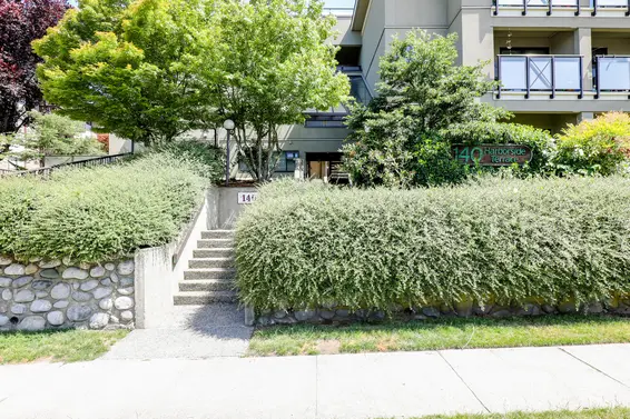 Harbourside Court - 140 E 4th St | Condos For Sale + Listing Alerts  