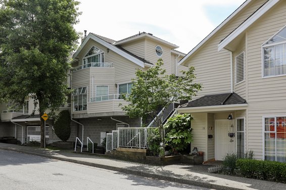 Park Lane - 839 W 17th St | Townhomes For Sale + Listing Alerts