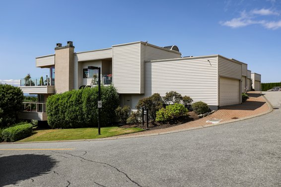 2272 Folkestone Way, West Vancouver