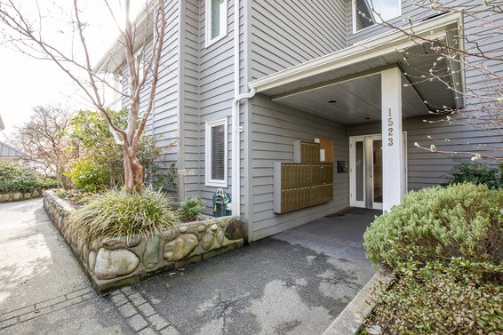 Illahee - 1523 Bowser Ave | Townhomes For Sale + Listing Alerts