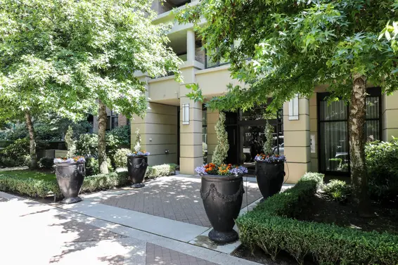 One Park Lane - 170 W 1st St | Condos For Sale + Listing Alerts  