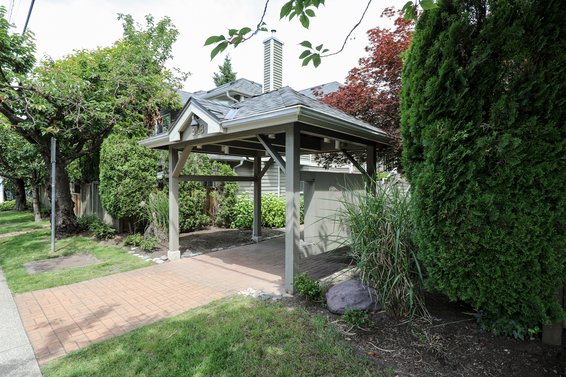 Garden Terrace - 848 W 16th Street | Townhomes For Sale + Alerts