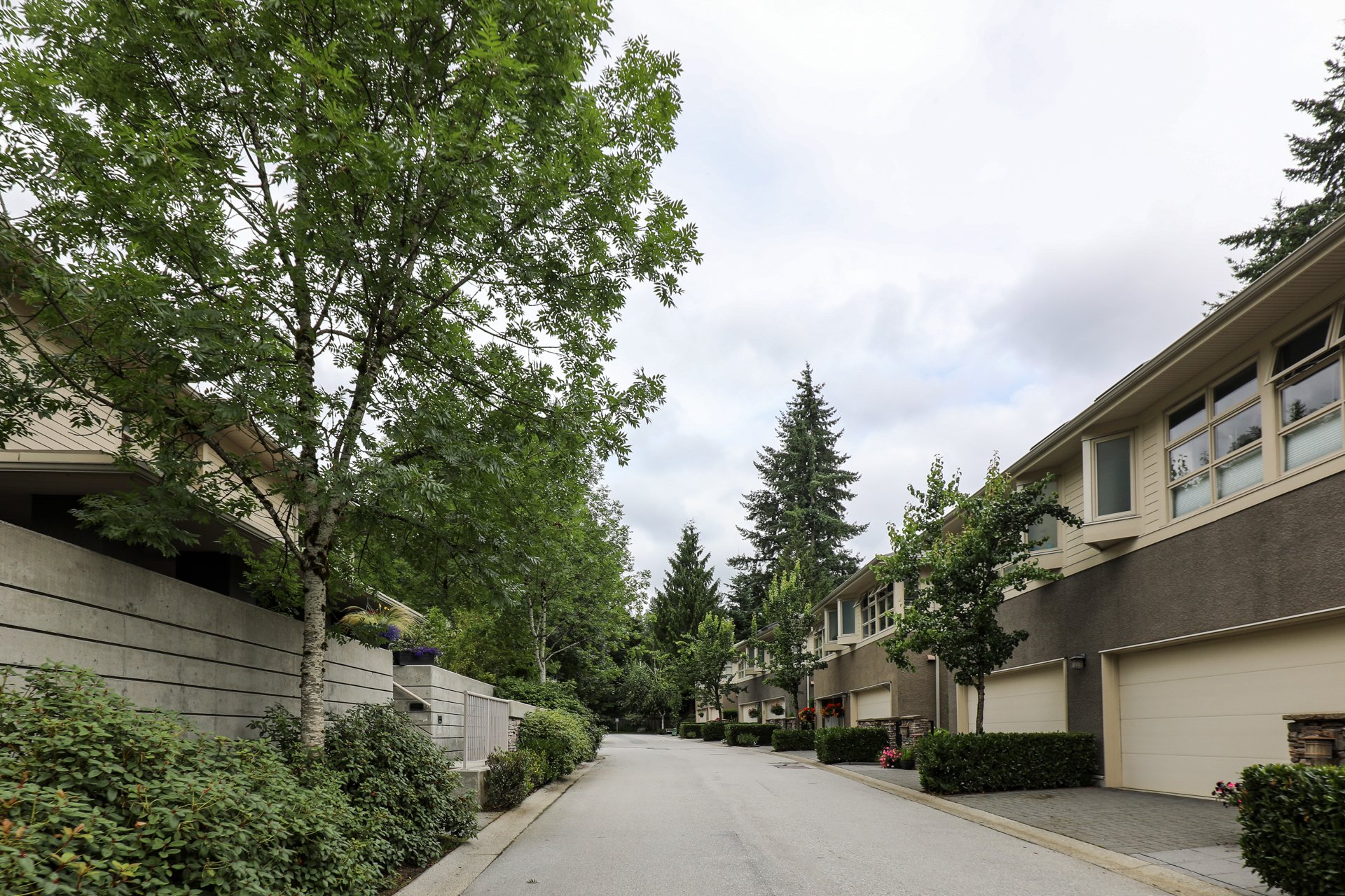 The Manor 3750 Edgemont Homes For Sale + Sold Listings