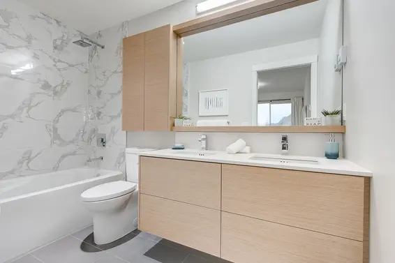 Walter's Place, Lynn Valley - 1327 Draycott Road  