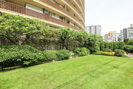 The Crescent - 2135 Argyle | Condos For Sale + Listing Alerts