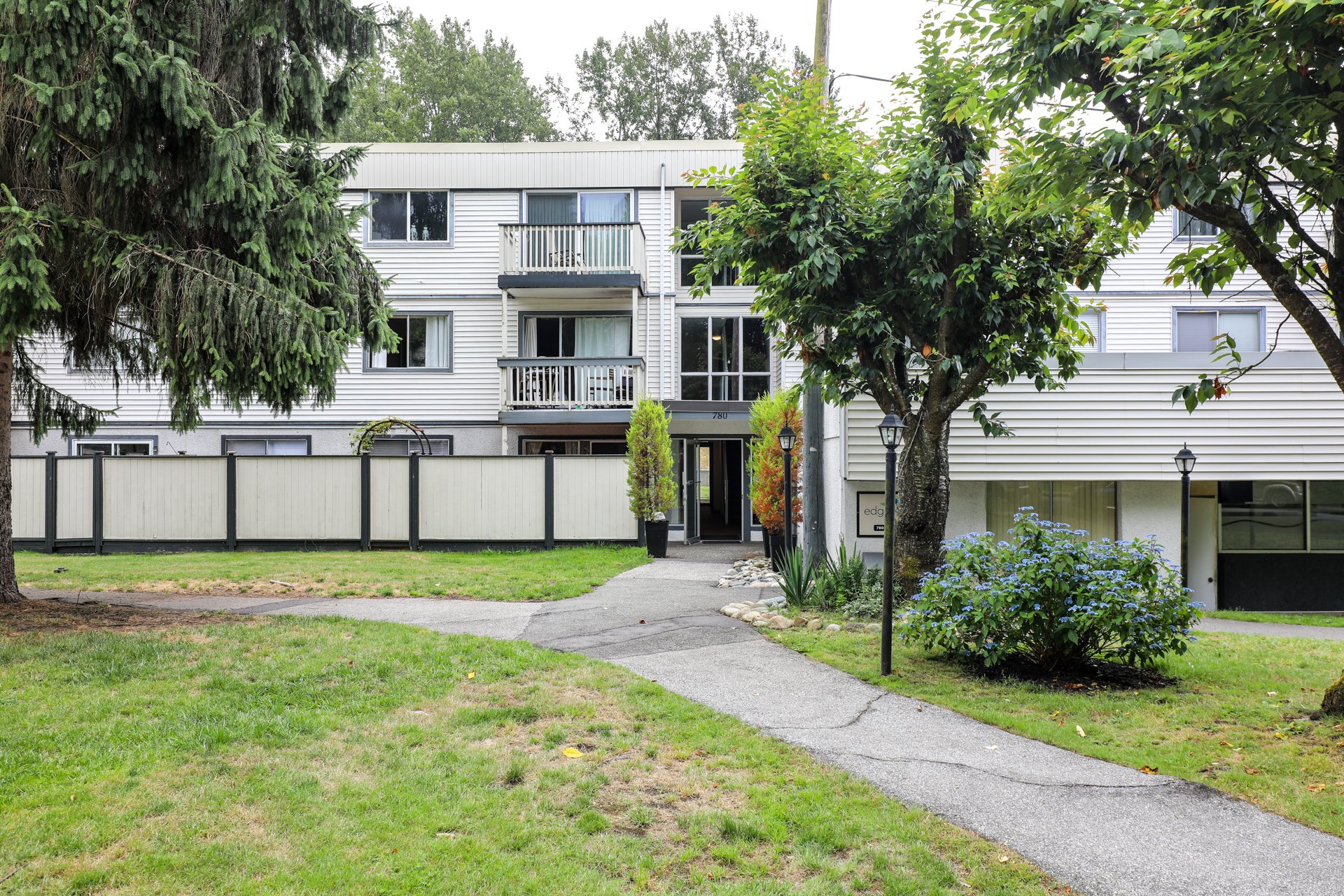 Edgewater Estates 780 Premier Condos For Sale + Sold Listings