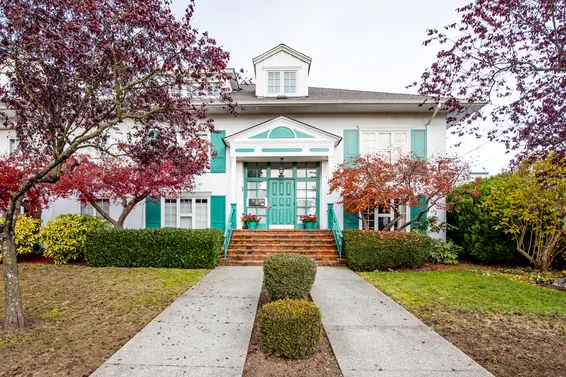 Old Colony - 120 W 17th St | Condos For Sale + Sold Listings  