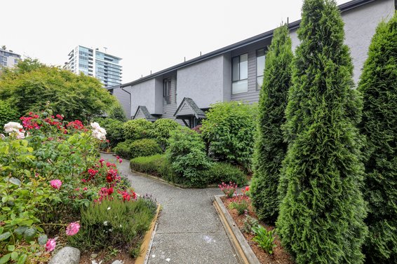 Carlton Court - 225 W 14th St | Townhomes For Sale + Alerts