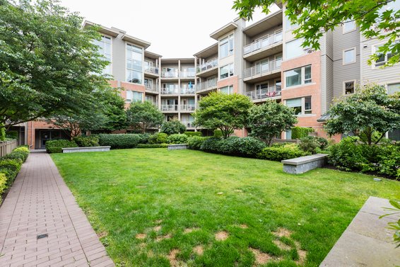Anderson Walk - 119 W 22nd St | Condos For Sale + Listing Alerts