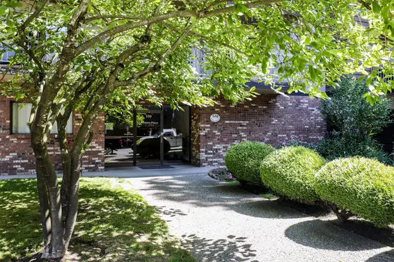 Lorraine Place - 330 W 2nd St | Condos For Sale + Listing Alerts  