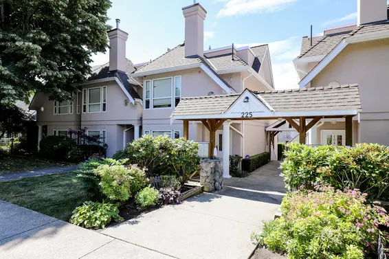 225 East 6th Street, North Vancouver