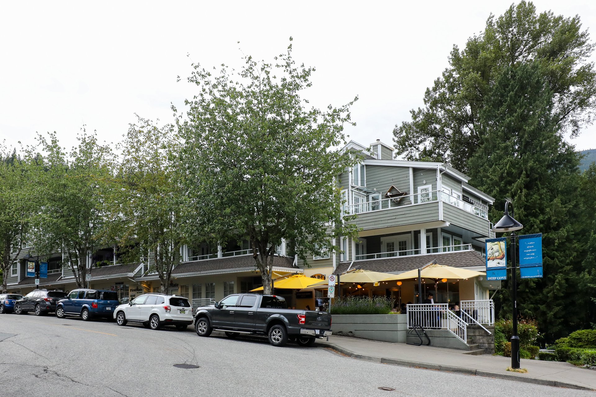 Deep Cove Estates 4390 Gallant Ave Condos For Sale & Sold