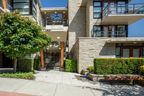 Parkview Place, 1891 Marine Drive | Condos For Sale + New Listing Alerts