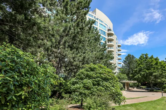 Roche Point Tower - 995 Roche Point | Condos For Sale + Listing Alerts  