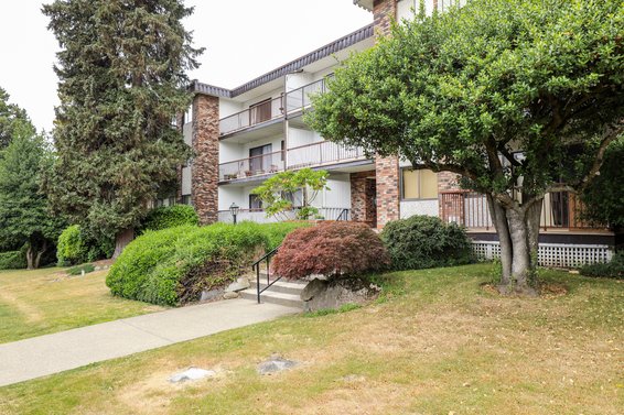 160 E 19th Street, North Vancouver