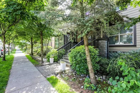 1468 St. Andrews Ave, 308 -324 East 14th St, 307-331 East 15th St, North Vancouver For Sale - image 3