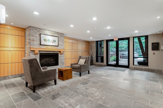 2601 Whiteley Court, North Vancouver