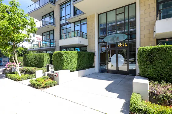 162 & 172 Victory Ship Way, North Vancouver For Sale - image 4
