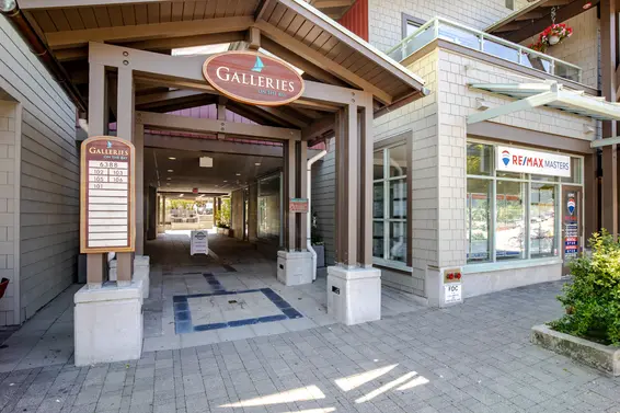 6688 Royal Avenue & 6388 Bay Street, West Vancouver For Sale - image 2