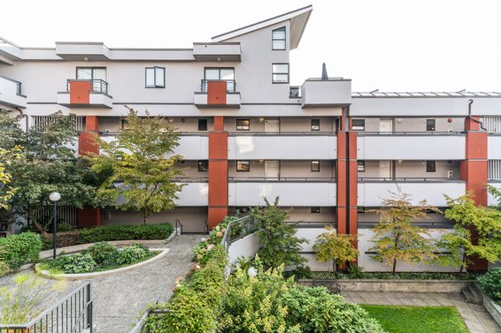 345 Lonsdale Avenue, North Vancouver